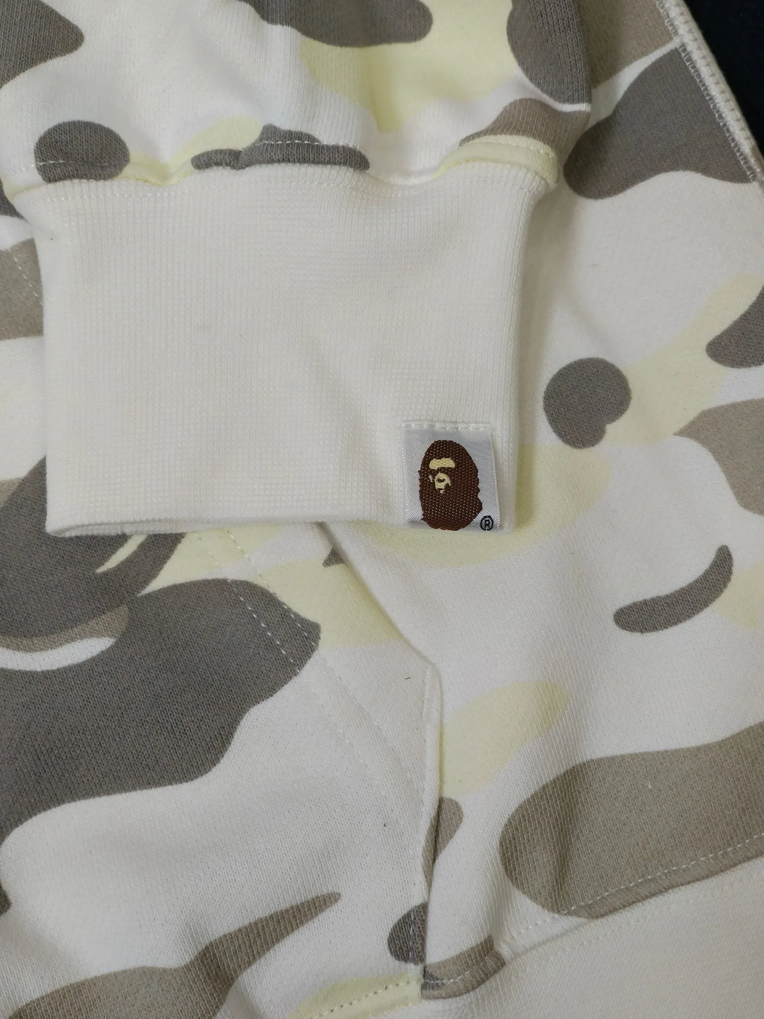 XX 126 BAPE Double hood camouflage luminous Classic design printing Customized fabric Couple model: S—XXL [Black White]